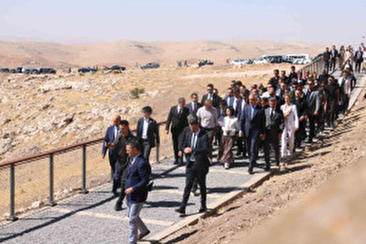 Şanlıurfa’yı ziyaret eden Kültür ve Turizm Bakanı Mehmet Nuri Ersoy, Japonya Altes Prensesi Akiko Mikasa ile birlikte Göbeklitepe’ye gitti.