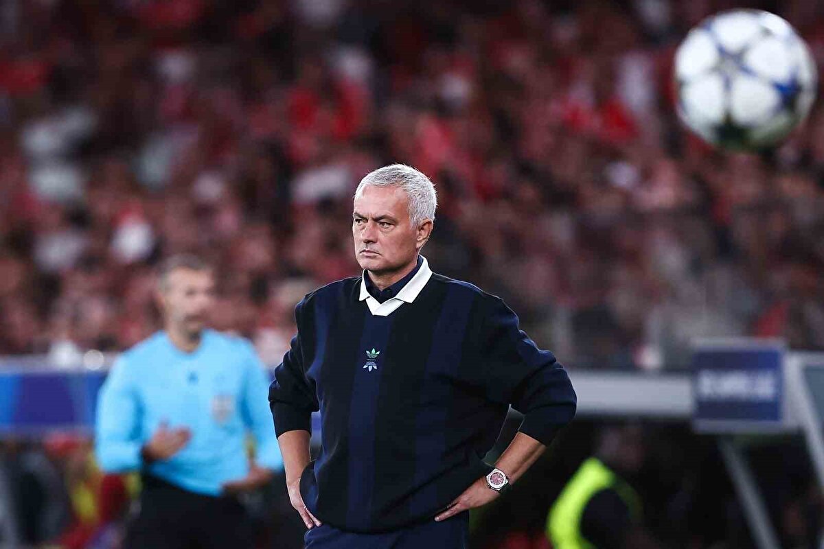 Portekiz basını, Mourinho'nun Benfica'dan yıllık net 6 milyon Euro alacağını ve buna ek olarak başarı bonuslarının da bulunduğunu bildirdi.