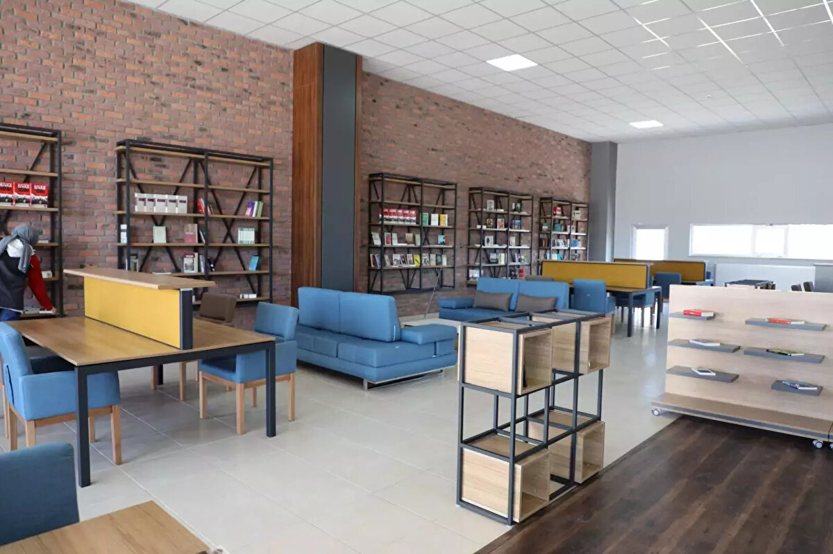 Bu projeyle haftalık en fazla 40 saat görev alan gençler, hem harçlıklarını çıkarıyor hem de yurt işleyişine katkıda bulunuyor. Böylece, iş hayatına ilk adımlarını güvenli bir ortamda atmış oluyorlar. Aynı zamanda, her gün beş dakikalık spor egzersizi yaparak sporu hayatlarının bir parçası haline getiriyorlar.<br>