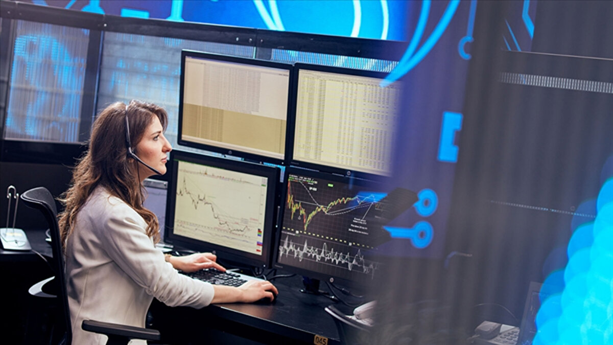 Stratejistler, geçmiş rallilerin genellikle 58 seviyesindeki fiyat/kazanç (F/K) oranıyla sonlandığını, bugünkü ortalama F/K oranının ise 39 olduğunu belirtti. 