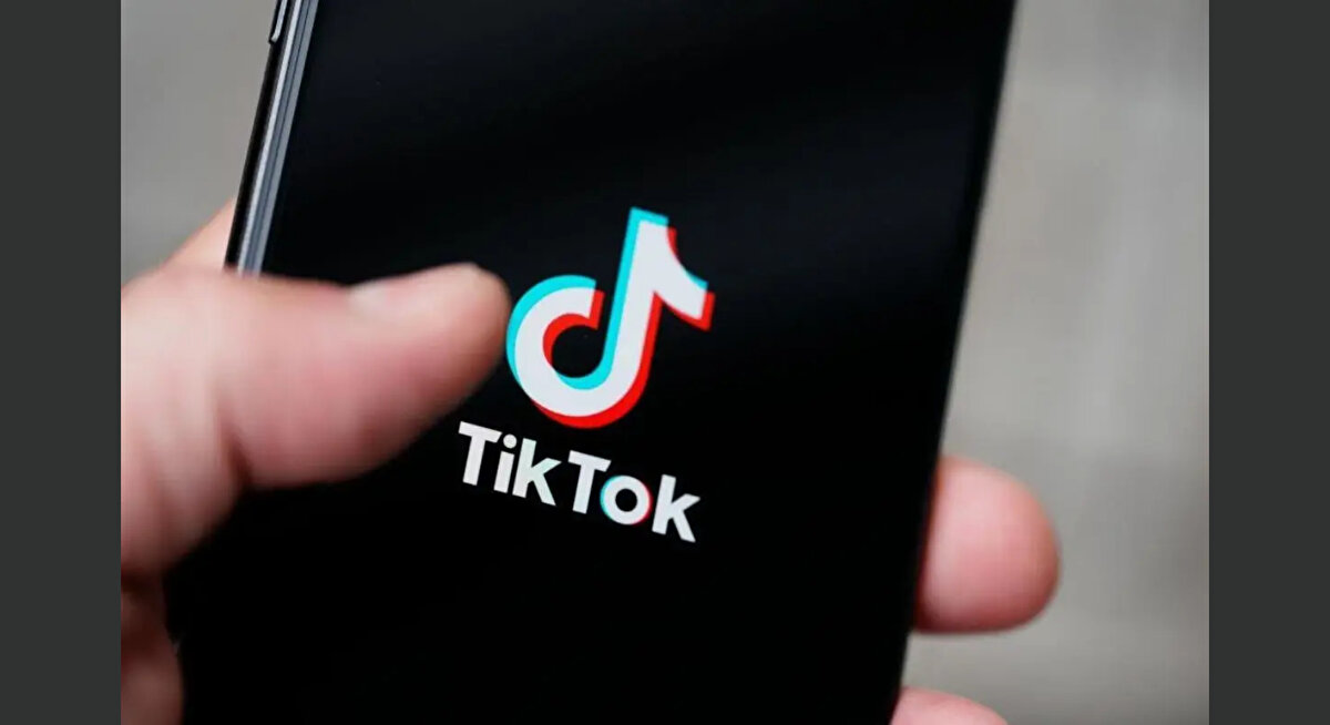 Heyetler, 28-29 Temmuz'da da İsveç'in Stockholm şehrinde yürüttükleri üçüncü tur müzakerelerde tarifeler konusunda varılan geçici uzlaşmanın 12 Ağustos'tan itibaren 90 gün daha uzatılması konusunda anlaşmıştı.