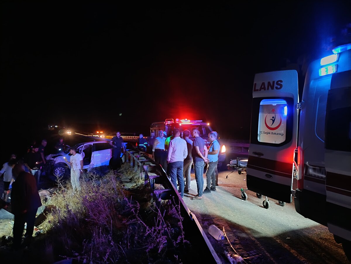 İhbar üzerine olay yerine sağlık ve polis ekipleri sevk edildi.