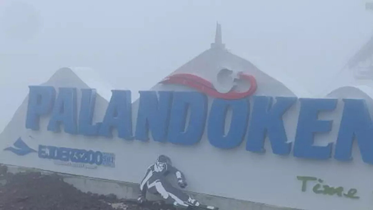 Merkezden yapılan paylaşımda, "Palandöken, her yıl olduğu gibi bu kış sezonuna da erken başlayan kar yağışıyla misafirlerine benzersiz bir deneyim yaşatmaya hazırlanıyor" ifadesine yer verildi.