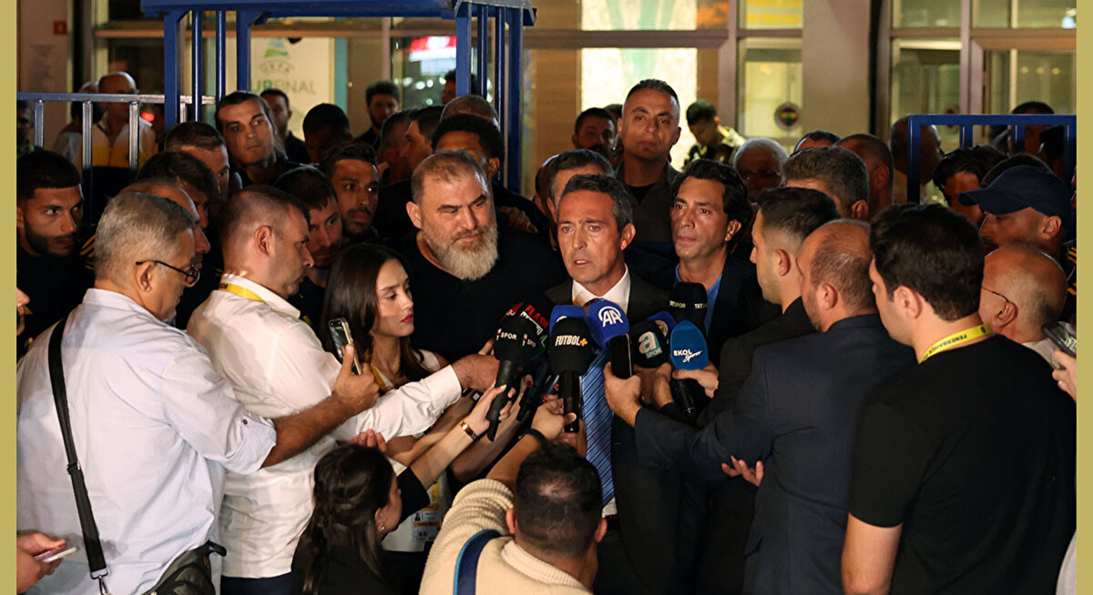 "BÜTÜN BİR FENERBAHÇE'NİN ÖNÜNDE KİMSE DURAMAZ"<br><br>Kongre üyelerimizden isteğim, kırgınlıkları değil, yarınlarımızı düşünmeleridir. Artık, sabırla verilen mücadelelerin meyvesini toplama zamanı. 7 yıldır verdiğimiz mücadeleleri zaferle taçlandırmanın zamanıdır.