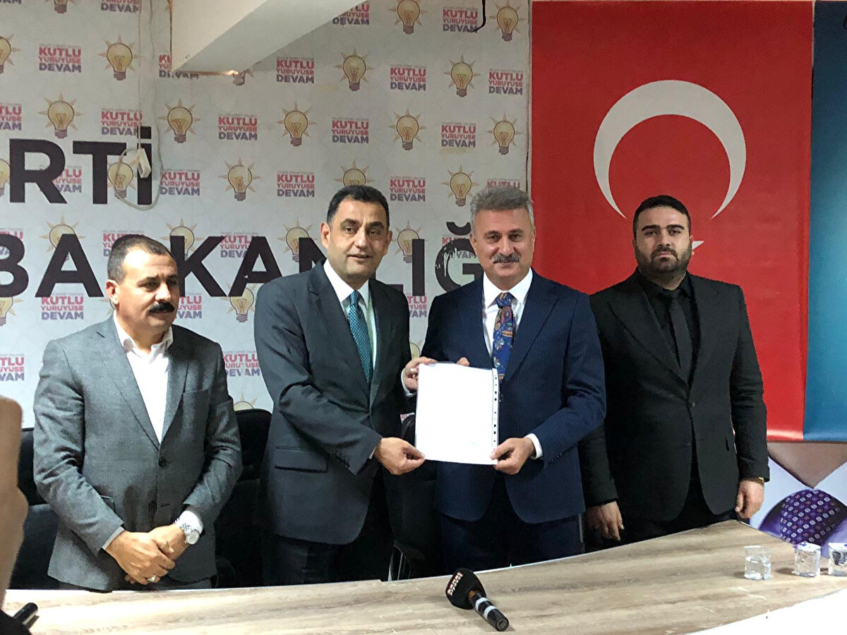 NE ZAMAN BELEDİYE BAŞKANI OLDU?<br>Ahmet Sungur 2009, 2014 ve 2024 mahalli idareler seçimlerinde Yahşihan Belediye Başkanı seçildi.<br><br>