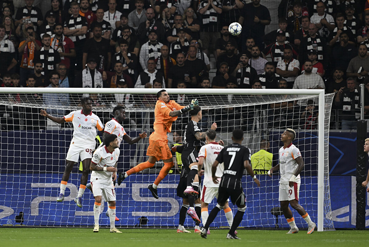 Sarı-kırmızılı takım, 30 Eylül'de RAMS Park'ta Liverpool'u ağırlayacak. Frankfurt maçının kadrosuna alınmayan Victor Osimhen'in Liverpool karşısında forma giymesi bekleniyor. 