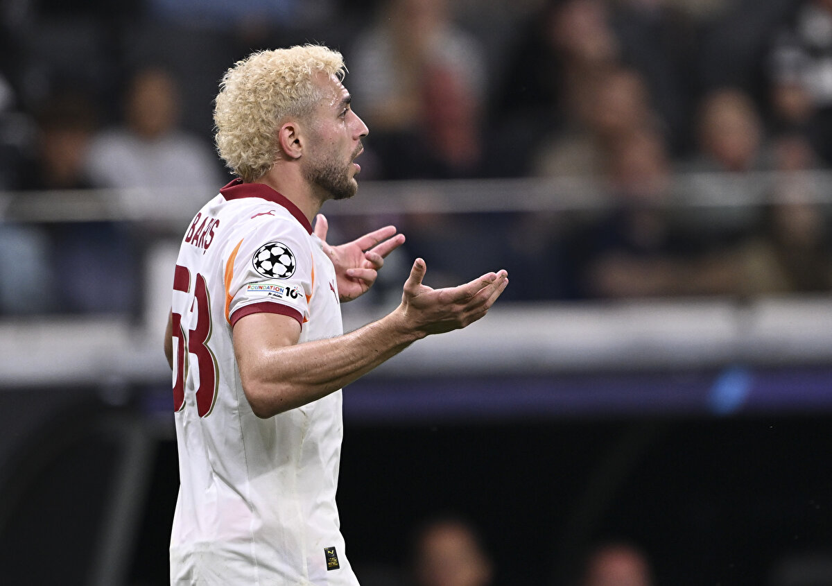 "GALATASARAY DA BUNDAN VAZGEÇSİN"<br><br>Galatasaray Kulübü de bundan vazgeçsin. Kerem'i kendiniz sattınız. İstemeseniz satmazdınız, 12 milyon euroya sattığınız adam başka kulübe gitti diye, böyle takıntılı eski sevgili gibi peşine düşmenize hiç mi hiç gerek yok. Ya göndermezdin ya geri almazdın ya da öyle bir madde koyardın ki, Fenerbahçe'ye gelmezdi. İstanbul'a dönmek istiyorsa senle dönerdi."