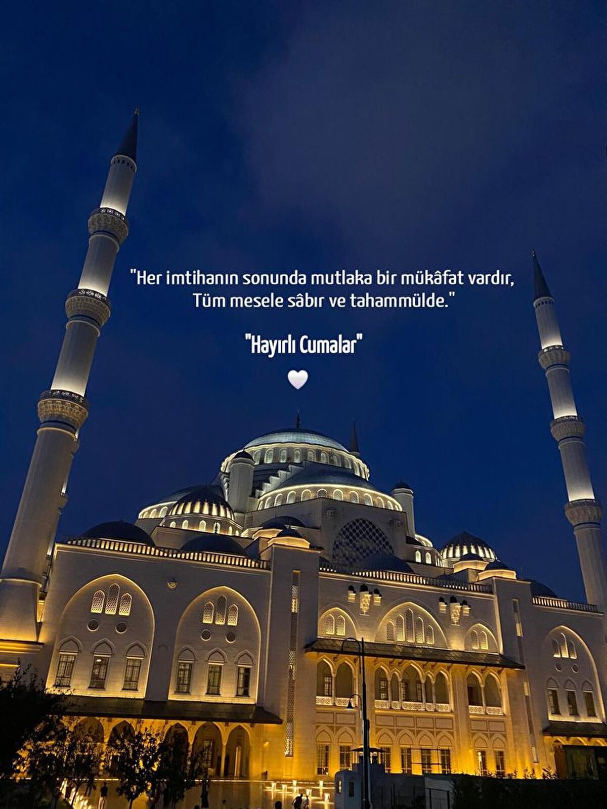 Güneşin pembeliğiyle doğan, saflığıyla süzülen, herkese nasip olmayan mutluluk denen o en güzel duygu sizle olsun. Hayırlı cumalar dilerim.<br>