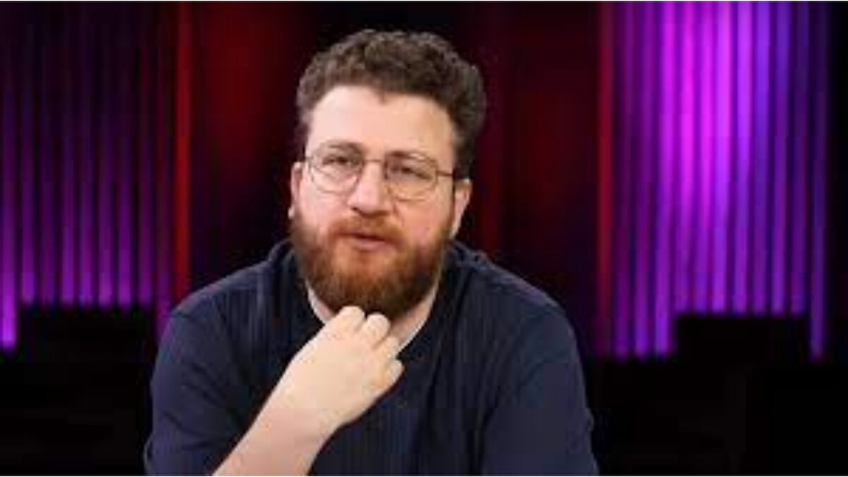 Karakullukçu, Göztepe’nin oyun yapısına dikkat çekerek, büyük takımlara karşı oldukça zorlayıcı bir futbol ortaya koyduğunu belirtti: