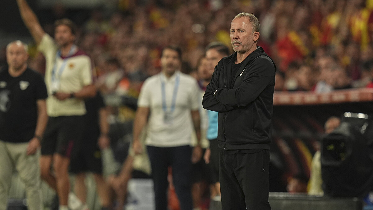 Göztepe karşısında Beşiktaş, topa sahip olma oranında sadece yüzde 30 ile rakibine karşı ciddi bir dezavantaj yaşadı. İkili mücadele kazanma yüzdesi yüzde 55 ile Göztepe’nin yüzde 71’inin gerisinde kaldı. Ayrıca hava toplarında da 19 isabetle rakibin 34 isabetine ulaşamadı. Pas isabeti yalnızca yüzde 18’de kalırken, rakip takım yüzde 34 ile üstünlüğü elinde tuttu.