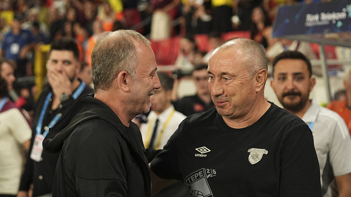 Zpor Yayın Yönetmeni Emre Tanrıver’in Rafa Silva’nın durumu ile ilgili sorusunu yanıtlayan Yalçın, bireysel performansların yetersiz olduğunu vurguladı: