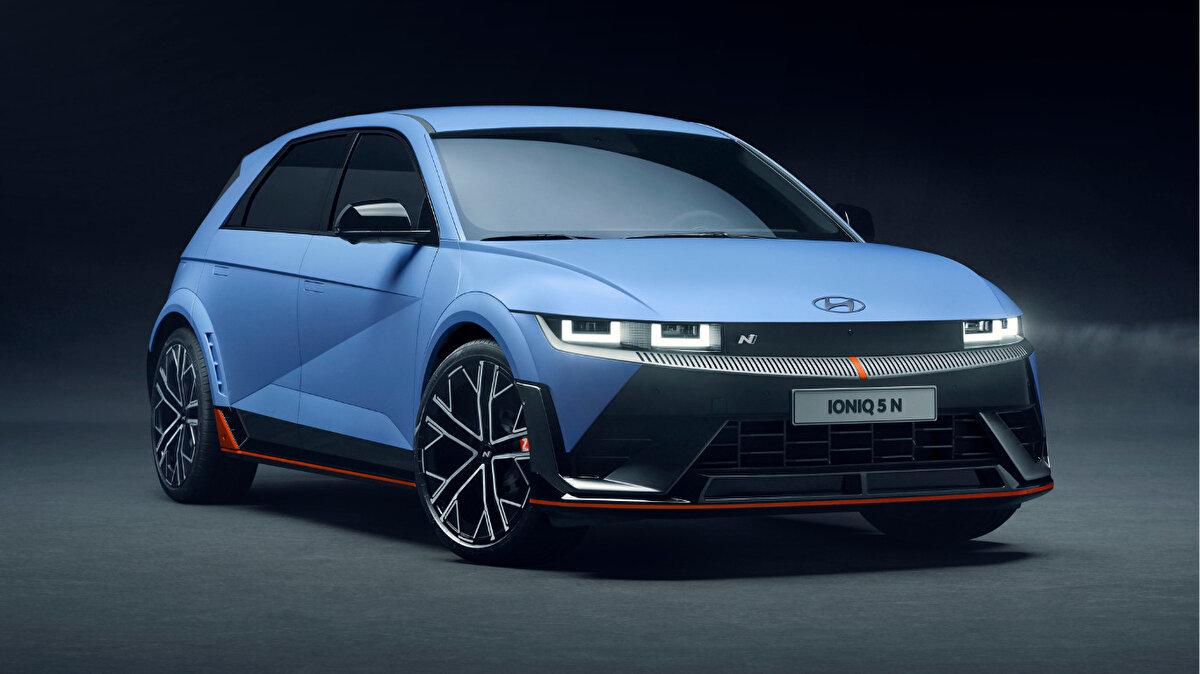 Hyundai Ioniq 5 N<br><br>Fiyat: 39.900 £ (yaklaşık 48.500 $)<br><br>Güney Koreli markanın yüksek performanslı elektrikli aracı.