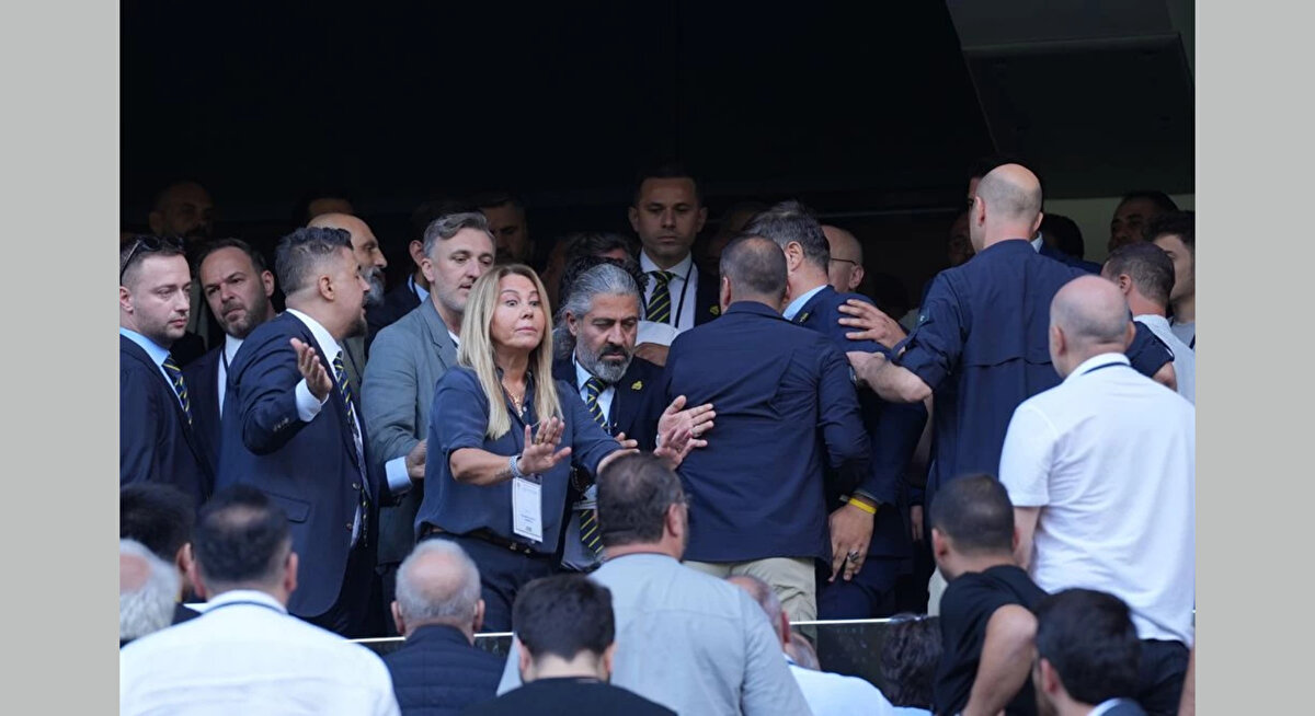 Şampiyon olamazsam 2027 olağan kongrede aday olmayacağım. Gece gündüz çalışacağız. Bu seçim bir maça, bir transfere bakarak karar verecek bir seçim değil. Fenerbahçe’nin şampiyon olup olmayacağına karar vereceğimiz bir seçimdir.