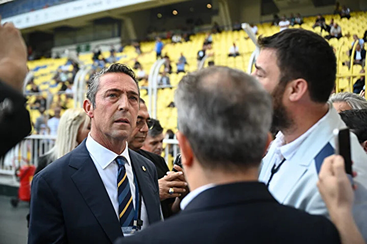 Fenerbahçe Kulübü’nde olağan seçimli genel kurul toplantısı, Chobani Stadyumu Fenerbahçe Şükrü Saracoğlu Spor Kompleksi'nde yapılıyor.