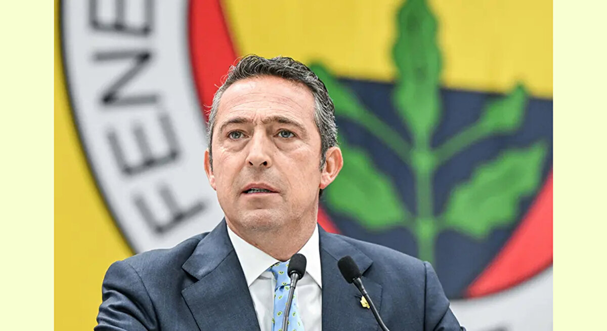 Fenerbahçe Spor Kulübü’nde Olağan Seçimli Genel Kurul Toplantısı, Fenerbahçe Şükrü Saracoğlu Spor Kompleksi’nde gerçekleştiriliyor. Seçimin ilk gününde gündemdeki maddelerin görüşülmesi sonrası başkan adaylarının konuşmalarına geçildi. Fenerbahçe Başkan Adayı Sadettin Saran’ın ardından kürsüye Başkan Ali Koç geldi. Fenerbahçe demokrasisine verdikleri destekler için kongre üyelerine teşekkür ederek sözlerine başlayan Başkan Koç, "Bütün kulüpler arasında en çok takip edilen, en demokratik olan Fenerbahçe seçimleridir. Yarın bu saatlerde sonuç ne olursa olsun başkanımızın etrafında tüm camia olarak kenetlenmemiz gerektiğini düşünüyorum. Yarın bir kez daha sandığa gideceğiz ve görüyorum ki camia olarak ciddi anlamda kutuplaşmışız.