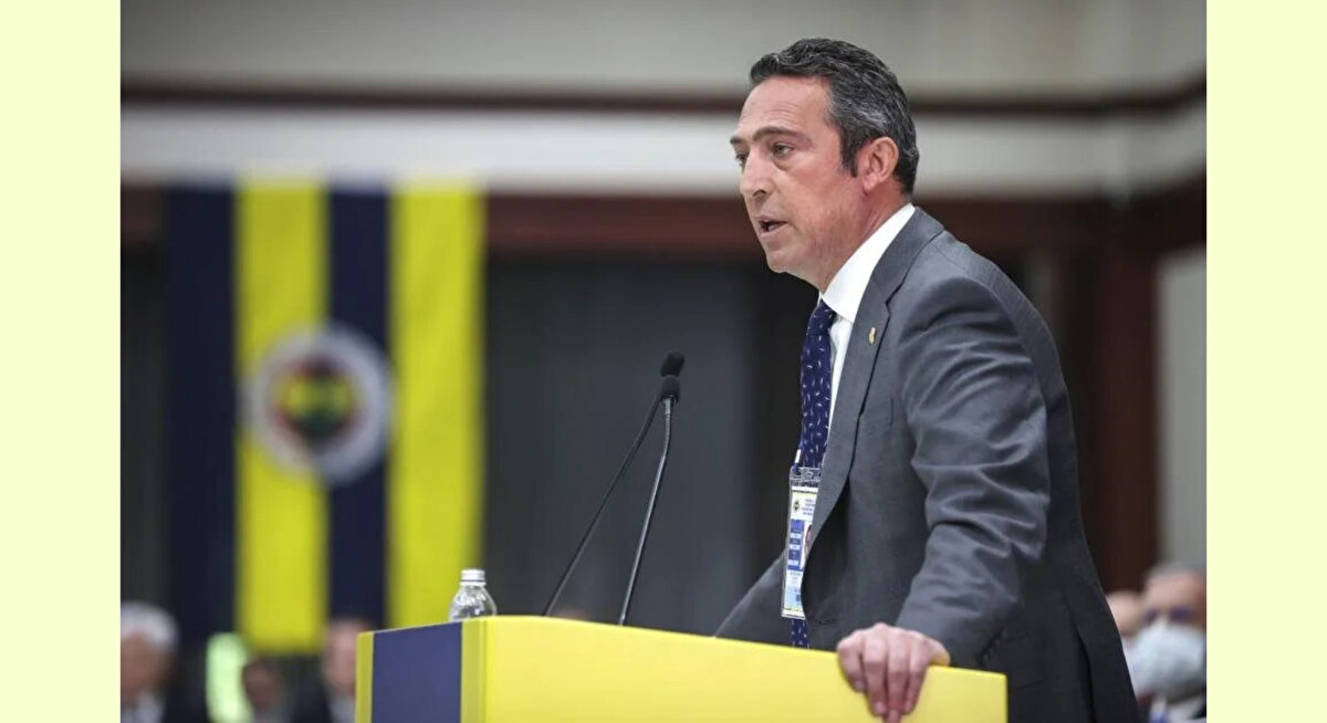 Kulübün borçlarını nasıl ödediysek şampiyonluk borcunu da ödeyeceğiz. Güçlendirdiğimiz yönetim kurulu kadrosuyla Fenerbahçe’yi her alanda şampiyon yapacak en güçlü ekip olduğumuzu düşünüyorum. 11. 12. 13. maddelerin reddedilmesi yarın kim başkan yönetecekse onun önünü kapamıştır. Sadettin Bey’i aradım, söyledim o da katıldı. Siz destekleyin dedim. Çünkü bu madde 6 ayrı genel kurulda gündem maddesi olmuştur. Bugün birileri tarafından bunun korkulacak bir madde olarak pozisyonlanması akıl alacak iş değildir. Yarın Fenerbahçe’ye talip olan arkadaşlar bunu zıplayarak alkışladınız ama neyi alkışladığınızın farkında değilsiniz. Fenerbahçe Başkanı seçim için çalışmaz. Fenerbahçe için çalışır, icraatlarıyla konuşur. Ben demedim 7 sene evvel ’Avrupa’nın iflasa en yakın kulübünün başına geldim’. Kulübün en kötü halinde sorumluluk aldım. Defalarca aday olacağım diye çıkıp geri dönmedim. Geçen sene Sadettin Bey, ’Sen devam etmelisin’ dedi. Sen aday olursan çekilirim dedi, sözünü tuttu. Ama ondan önce ’birçok kez olacağım’ dedi, olmadı. Ben en kötü dönemde aday oldum. O ne der bu ne der diye başkan adayı olmadım. 7 senede 208 milyon Euro borç kapatmanın kıymeti yok. Bağımsız bir Fenerbahçe oluşturmanın hiçbir kıymeti yok.