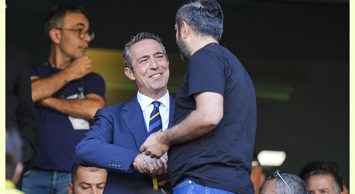 Ali Koç, çek konusuyla ilgili iddiaya, "Fenerbahçe’ye benim dönemimde kimse parasını geri almamıştır" yanıtını verdi. Kendi yönetimleri döneminde 250 bin kombine satışı yaptıklarını ve iptal edilen kombinelerin ’Samandıra’yı basalım’ diyenler olduğunu ve Sevilla maçında sahaya çakmak atanlar olduğunu ifade etti.