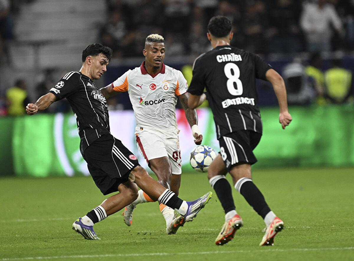 İkinci yarıda da etkisiz bir performans ortaya koyan Galatasaray, rakibine karşı varlık gösteremedi sahadan 5-1 mağlup ayrılarak kötü bir başlangıç yaptı. 