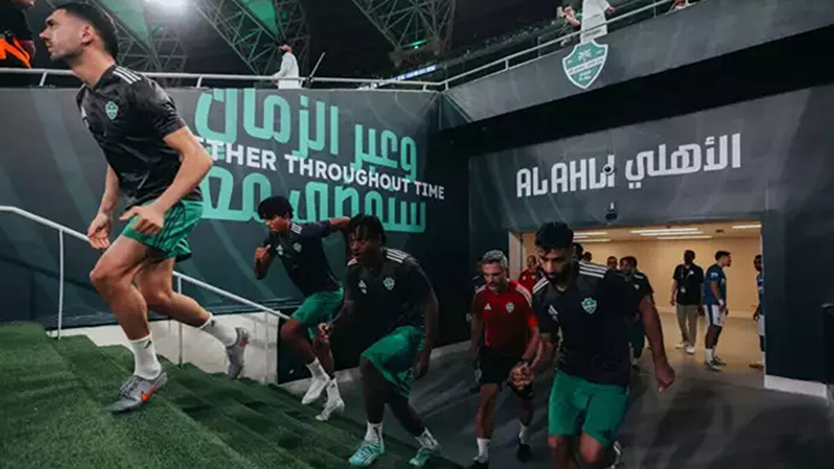 Al Ahli'de geri dönüşün ateşini 78. dakikada Ivan Toney yaktı ve attığı golle durum 3-1 oldu. 