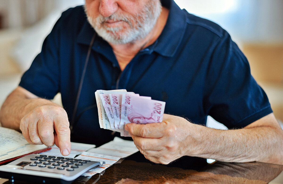 Yapıkredi<br><br>10 bin TL'ye kadar: 15.250 TL<br>10 bin - 14 bin 999 TL'ye: 21.000 TL<br>15 bin - 19 bin 999 TL'ye: 25.500 TL<br>20 bin ve üzerine: 30.000 TL toplam promosyon veriliyor.