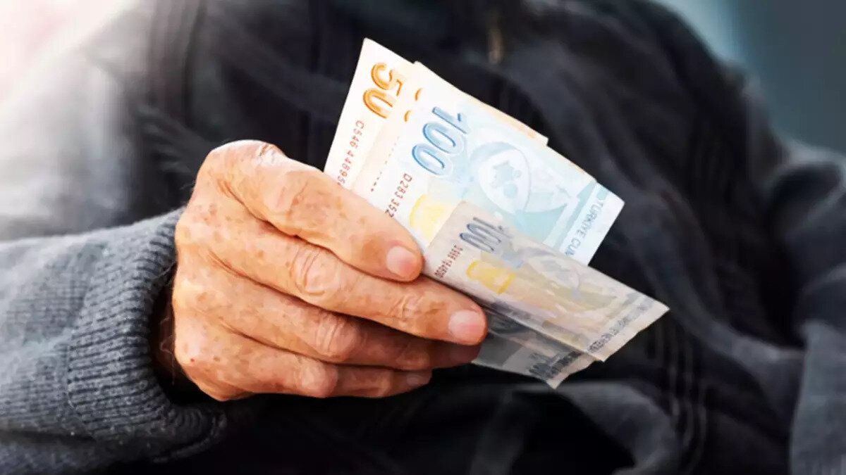 Akbank<br><br>9 bin 999 TL'ye kadar: 6.250 TL<br>10 bin - 14 bin 999 TL'ye: 10.000 TL<br>15 bin - 19 bin 999 TL'ye: 12.500 TL<br>20 bin ve üzerine: 15.000 TL