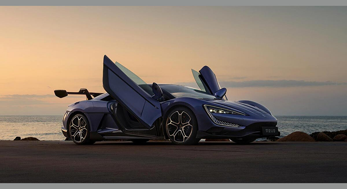 496,22 kms hızla rekor kırdı<br>Eylül 2025’te Almanya’daki Automotive Testing Papenburg tesisinde yapılan testlerde araç 496,22 kms hıza ulaştı. Böylece bugüne kadar kaydedilen en hızlı seri üretim otomobil unvanını aldı.