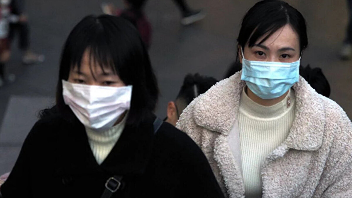 Chikungunya virüsü nedir?<br>Dünya Sağlık Örgütü’ne (DSÖ) göre Chikungunya; sivrisineklerden bulaşan, ateş ve şiddetli eklem ağrılarına yol açan bulaşıcı bir hastalık.