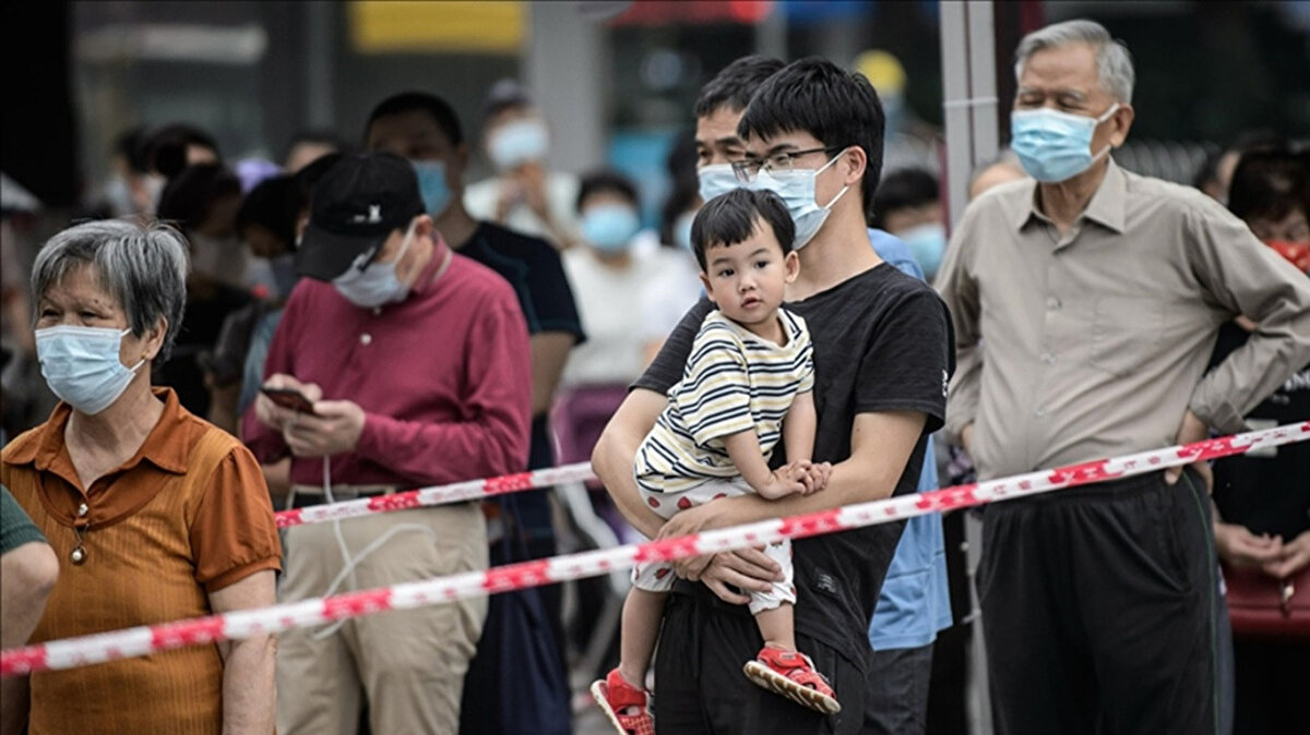 Vaka sayısı hızla artıyor<br>19 Eylül’e kadar şehirde toplam 1.714 vaka tespit edildi. Yetkililer, hastaların tamamının hafif belirtiler gösterdiğini, ağır hasta ve ölüm olmadığını açıkladı.