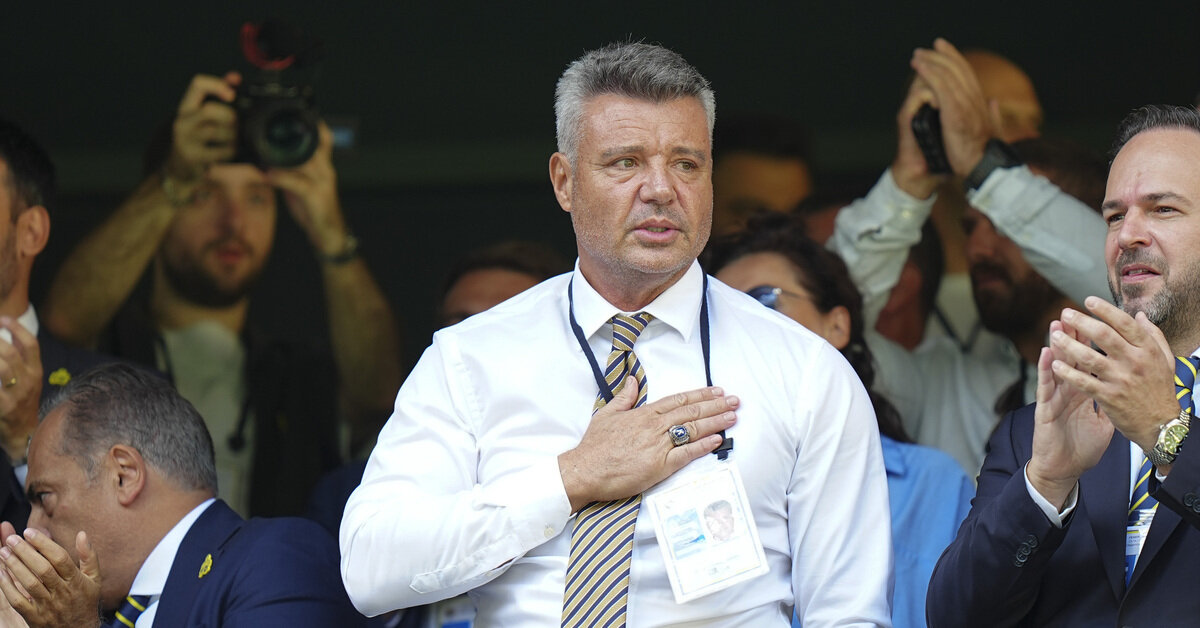 SADETTİN SARAN'IN BABASI NERELİ KAÇ YAŞINDA?<br>Sadettin Saran'ın babası aslen Kırıkkale'nin Keskin ilçesindendir. Sadettin Saran'ın annesi Amerikalı olmasından dolayı ünlü isim Amerika Birleşik Devletleri'nin Denver kentinde dünyaya geldi.