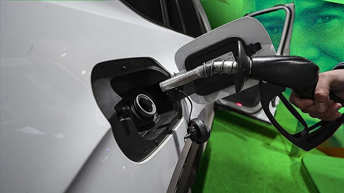 İstanbul Avrupa Yakası<br><br>Benzin: 53.07 TL<br><br>Motorin: 54.40 TL<br><br>LPG: 26.51 TL