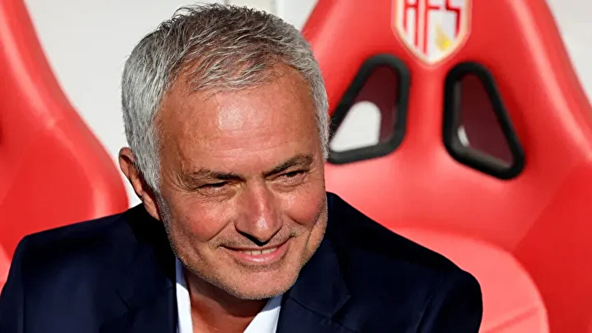 Mourinho, maç sonrası yaptığı açıklamada galibiyetin önemine dikkat çekti:<br><br>"Kazanmak önemliydi, en önemli şey buydu. İlk yarıda üzerinde çalıştığımız bazı şeyleri hayata geçirebildik. Rakip oyunu akıllıca durduruyordu, golü attık ve oyun değişti. İkinci yarıda biz tamamen hakimdık.