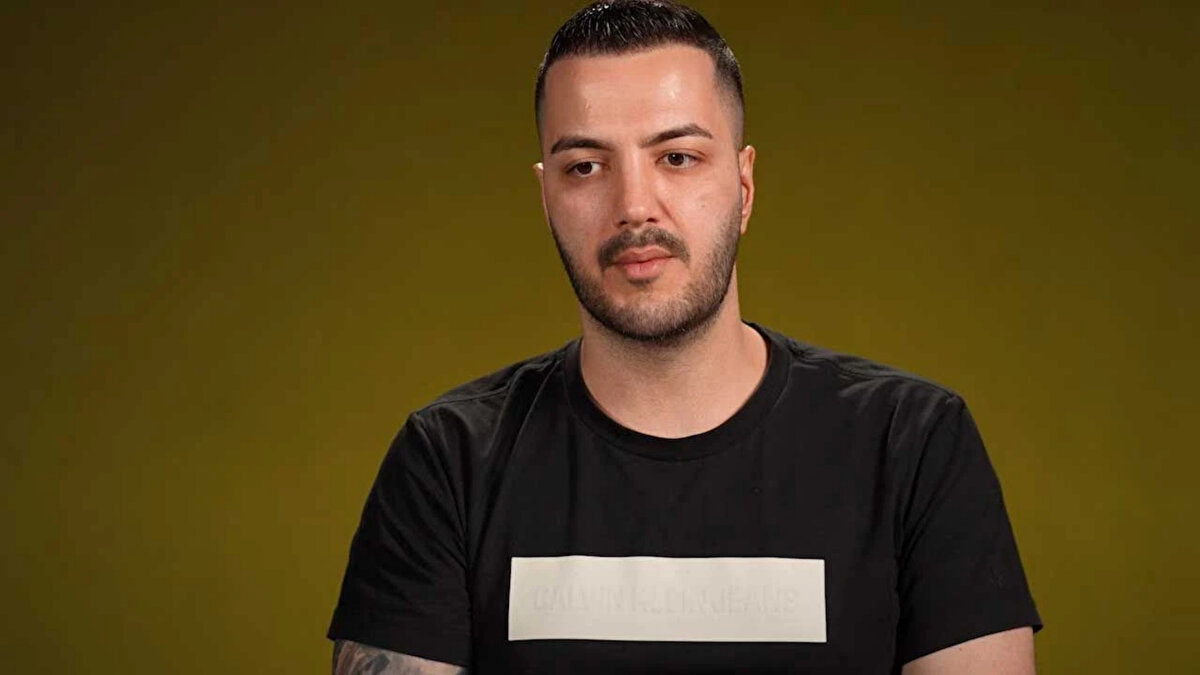 Seçimin hemen ardından Fenerbahçe’nin sahadaki performansına da değinen Sabuncuoğlu, Kasımpaşa maçını örnek göstererek, "Rakip 10 kişi kaldı, fakat Fenerbahçe kaçırdığı pozisyonlarla taraftarları üzdü. Bu süreç, özellikle şampiyonluk hedefleyen bir takım için zorlu bir sınav" şeklinde konuştu.