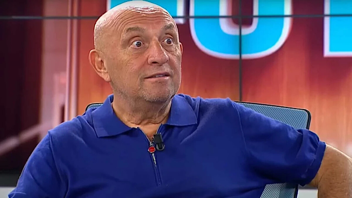 Tedesco’nun Fenerbahçe’de başarılı olamayacağını vurgulayan Engin, "Ben Tedesco’nun bu işi götüremeyeceğini düşünüyorum. Fenerbahçe’de ocak ayıyla birlikte komple bir temizlik yapılacak" dedi.