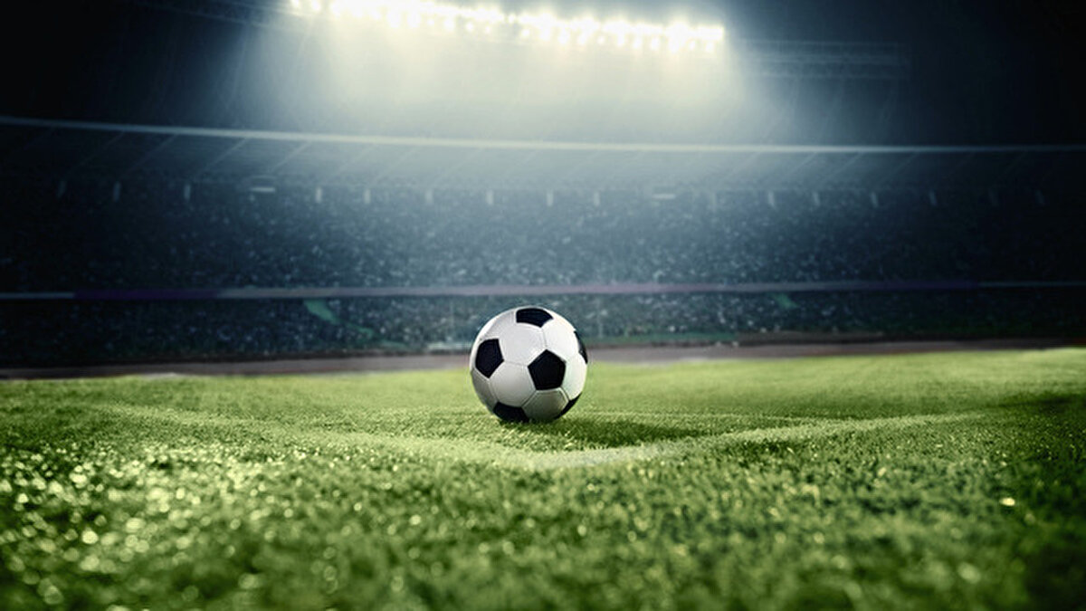 Arsenal – Manchester City maçı canlı izle seçenekleri<br><br>Futbolseverler “Arsenal Manchester City maçı canlı izle” aramalarını yoğun şekilde yapıyor. Maç, Türkiye’de yalnızca beIN SPORTS 3 canlı yayın ekranlarından şifreli olarak izlenebilecek. beIN Connect platformu üzerinden de derbi dijital olarak takip edilebilecek.