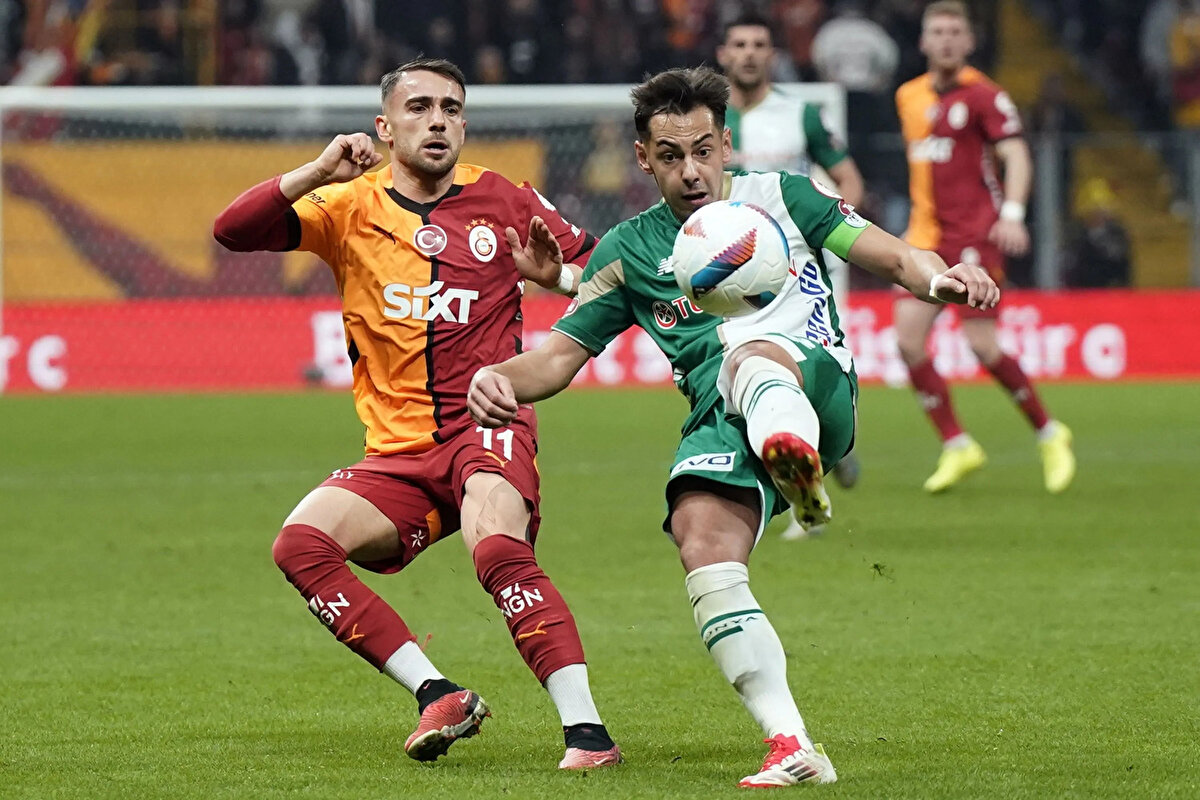 Galatasaray - Konyaspor muhtemel 11'ler<br><br>Galatasaray: Uğurcan, Sallai (Singo), Sanches, Abdülkerim, Jakobs, Torreira, Lemina (Sara), İlkay, Yunus, Barış, İcardi<br>