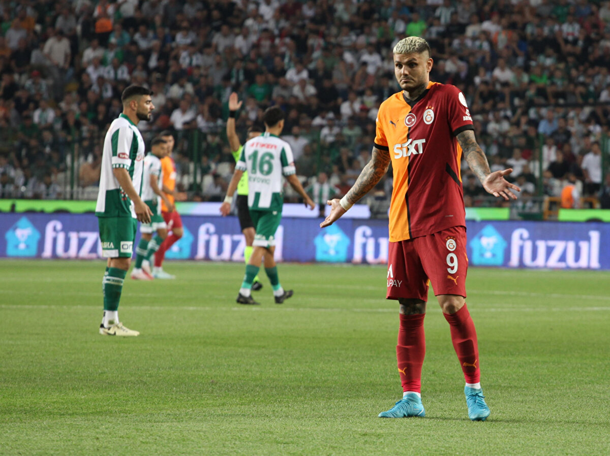 Galatasaray ve Konyaspor 49. Kez Karşılaşacak<br><br>Galatasaray ve Konyaspor bugüne kadar 48 kez karşı karşıya geldi. Bu karşılaşmaların 35'inden Galatasaray galip ayrıldı. Konyaspor 5 kez rakibini mağlup ederken, 8 karşılaşmada eşitlik bozulmadı. Bu maçlarda Galatasaray 92 gol atarken, Konyaspor 32 gol kaydetti.<br><br>Bu karşılaşmalardan en farklı galibiyeti Galatasaray elde etti. 16 Eylül 2007 tarihli Süper Lig maçında İstanbul'da oynanan mücadeleyi Galatasaray 6-0'lık skorla kazandı. Konya'da oynanan 5 Ocak 2021 tarihli maç ise iki takım arasındaki en gollü karşılaşma oldu. Bu mücadelede Konyaspor, Galatasaray'ı 4-3 mağlup etti.<br>