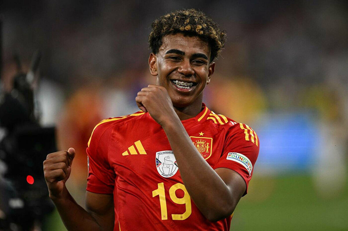 En büyük adaylardan biri de Lamine Yamal. Genç oyuncu, ödülü kazanması hâlinde, 9 yaşında ödül alan Ronaldo’yu geride bırakarak tarihe geçen en genç isim olacak.