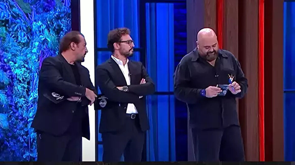 MasterrChef 21 Eylül Pazar günü eleme gecesiyle ekranlara geldi. Haftanın son gününde eleme potasına girmemek için yarışmacılar mücadele etti. Peki MasterChef kim elendi? İşte 21 Eylül Pazar gecesi MasterChef yarışmasına veda eden isim...