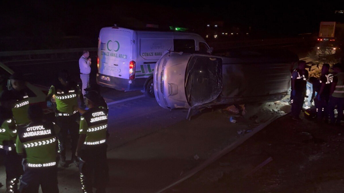 Kazada yaralanan 8 kişi ise olay yerinde yapılan ilk müdahalenin adına Nizip Devlet Hastanesi’ne kaldırıldı.