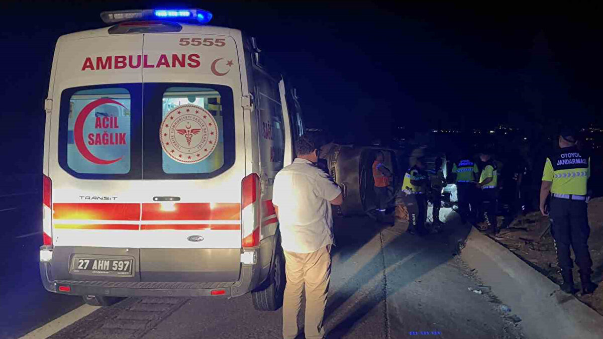 Kaza ihbarı üzerine olay yerine çok sayıda jandarma ve sağlık ekibi sevk edildi. Olay yerine gelen sağlık ekiplerinin ilk kontrolünde araçtaki Curiye El Uglan (45) ve ismi öğrenmeyen bir kadının hayatını kaybettiği belirlendi.