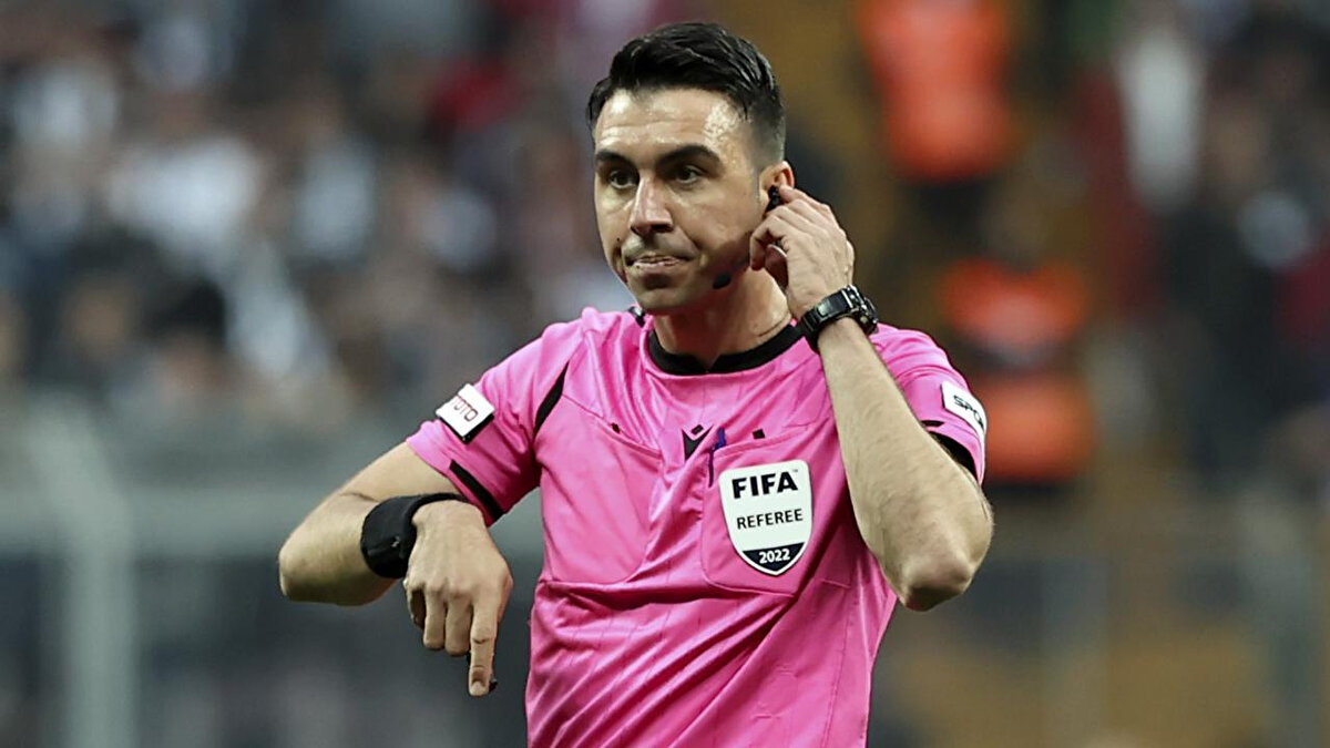 Kardeşler'e pozisyonla ilgili kararının nedenini ve VAR'dan müdahale gelip gelmediği de sorulacak. Görüşme sonrası TFF'nin konuya ilişkin kamuoyuna bir açıklama yapması bekleniyor. Trabzonspor'un sadece Arda Kardeşler'e düdük astırılmasını değil, MHK'de de değişlik istediği belirtildi.<br><br>