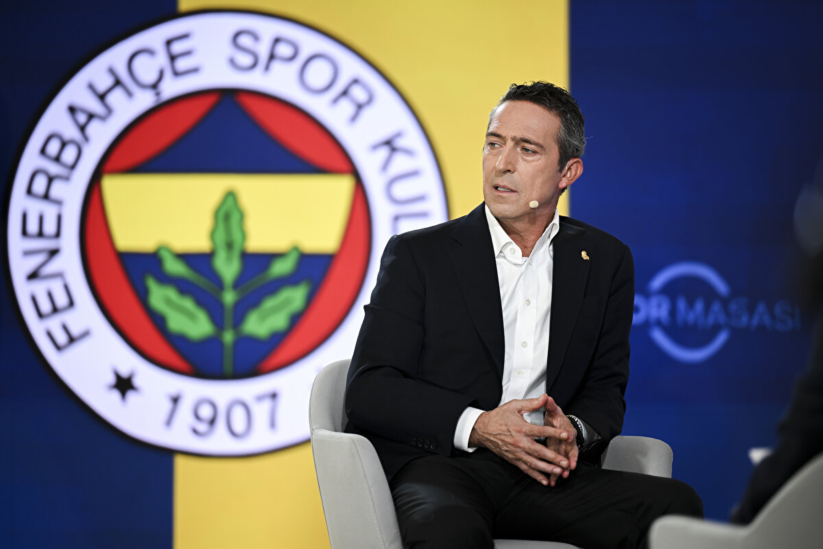 BASKETBOLDA BAŞARI GELDİ<br>Futbolda başarısızlık yaşayan Fenerbahçe, basketbol branşında Euroleague'de dikkat çeken bir performans ortaya koydu. Aziz Yıldırım döneminde yaşanan Euroleague şampiyonluğu sonrası geçtiğimiz sezonda da bir Euroleague şampiyonluğu daha yaşandı. Kadın basketbolunda da Euroleague şampiyonluğu olmayan Fenerbahçe, Ali Koç döneminde 2 kez Euroleague şampiyonu olmayı başardı. 