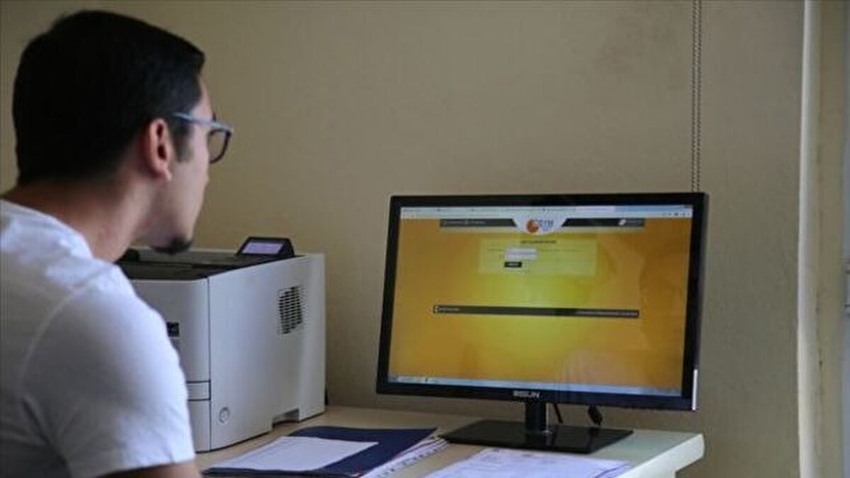 Öte yandan, 2025 YKS taban puanları ve başarı sıralamaları ÖSYM’nin yayımladığı yerleştirme sonuçlarıyla erişime açıldı. Adaylar, tercih yaparken taban puanları göz önünde bulundurabilecek.