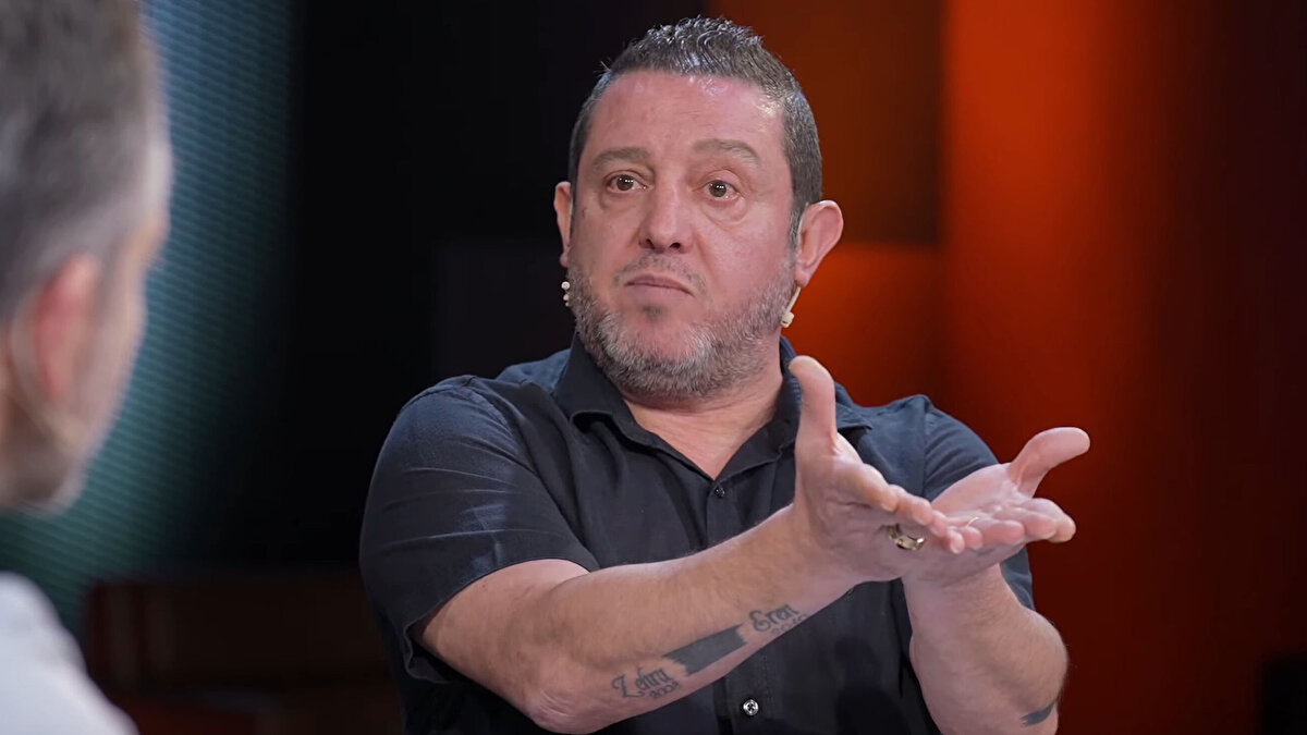 "Fenerbahçe 10 kişilik Kasımpaşa'ya berabere kaldı. Değil mi? Bugünkü maç önemli olacak dedim. 18 puanda şu an Galatasaray."