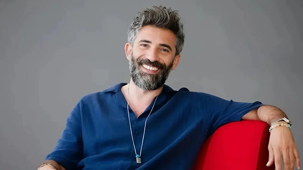 Öte yandan Aziz Uras ile Seren arasında kriz derinleşirken, Bahar onların boşanması konusunda sürpriz bir adım atar. Hastaneye gelen nadir bir vaka ise Harun’un öfkesinin asıl nedenini ortaya çıkarır ve Bahar’ı beklenmedik bir gerçekle yüzleştirir.