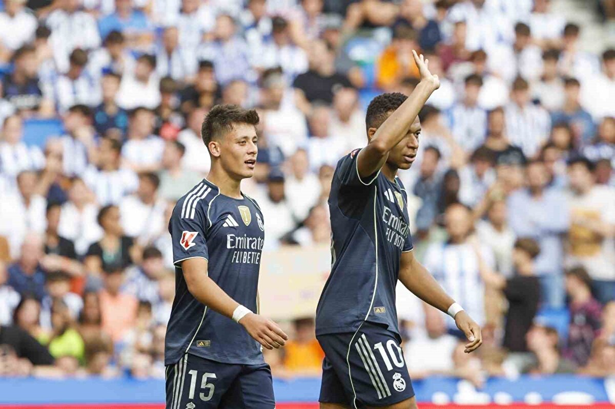 Son lig maçında Espanyol'u 2-0 mağlup eden Real Madrid'de milli oyuncumuz Arda Güler de 61. dakikada oyuna dahil oldu.