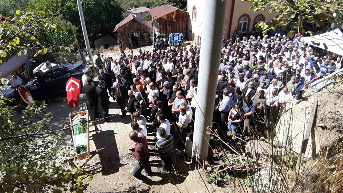 Törene, Bolu Vali Yardımcısı Fatih Damatlar, Mudurnu Kaymakam Vekili Talha Battal, askeri erkan ve 5 binden fazla vatandaş katıldı.