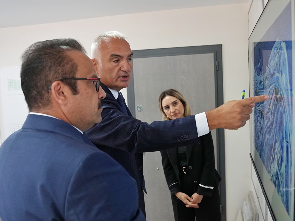 Sirkeci de ulaşım işlevi hiçbir şekilde değişmeyecek, tren taşımacılığı gibi asli görevler sürdürülecek.