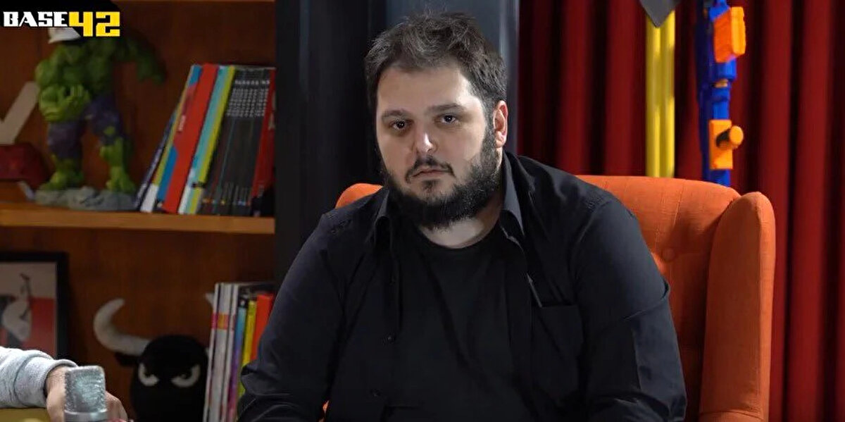 Boğaç Soydemir kimdir?<br><br><br>Boğaç Soydemir, “Educatedear” takma adıyla çeşitli platformlarda yer aldı. Özellikle Youtube'de yayınlanan 'Soğuk Savaş' programı ile tanındı. Doğum tarihi, eğitim hayatı ve şahsi bilgileri hakkında güvenilir kaynaklarda bilgi bulunmuyor.