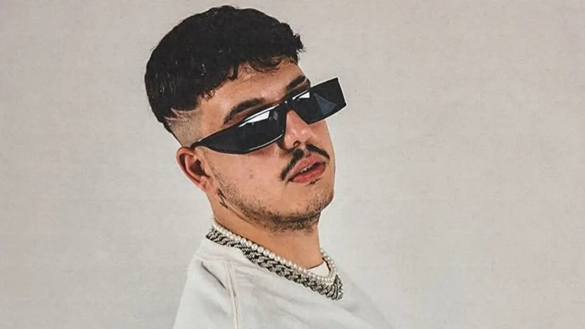 Enes Akagündüz Kimdir?<br><br>Akagündüz sosyal medya içerik üreticisidir. Tiktok'ta yayınladığı videolarla popüler oldu.